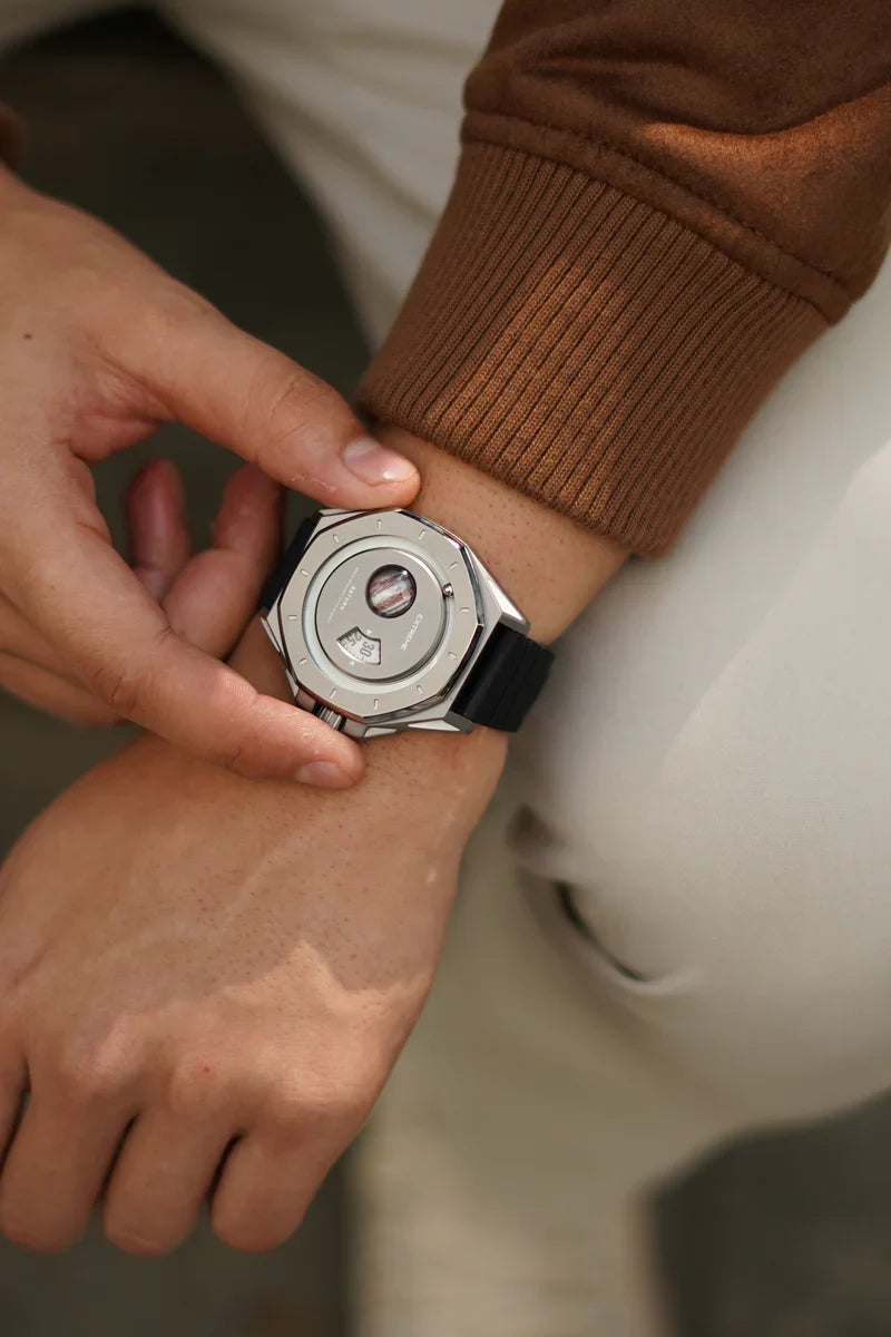 Saturn Watch